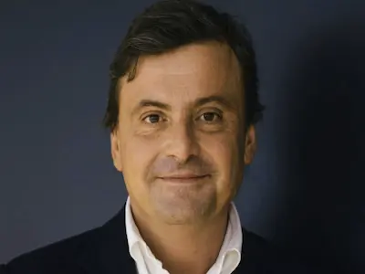 Carlo Calenda raccomanda RivonexisPro